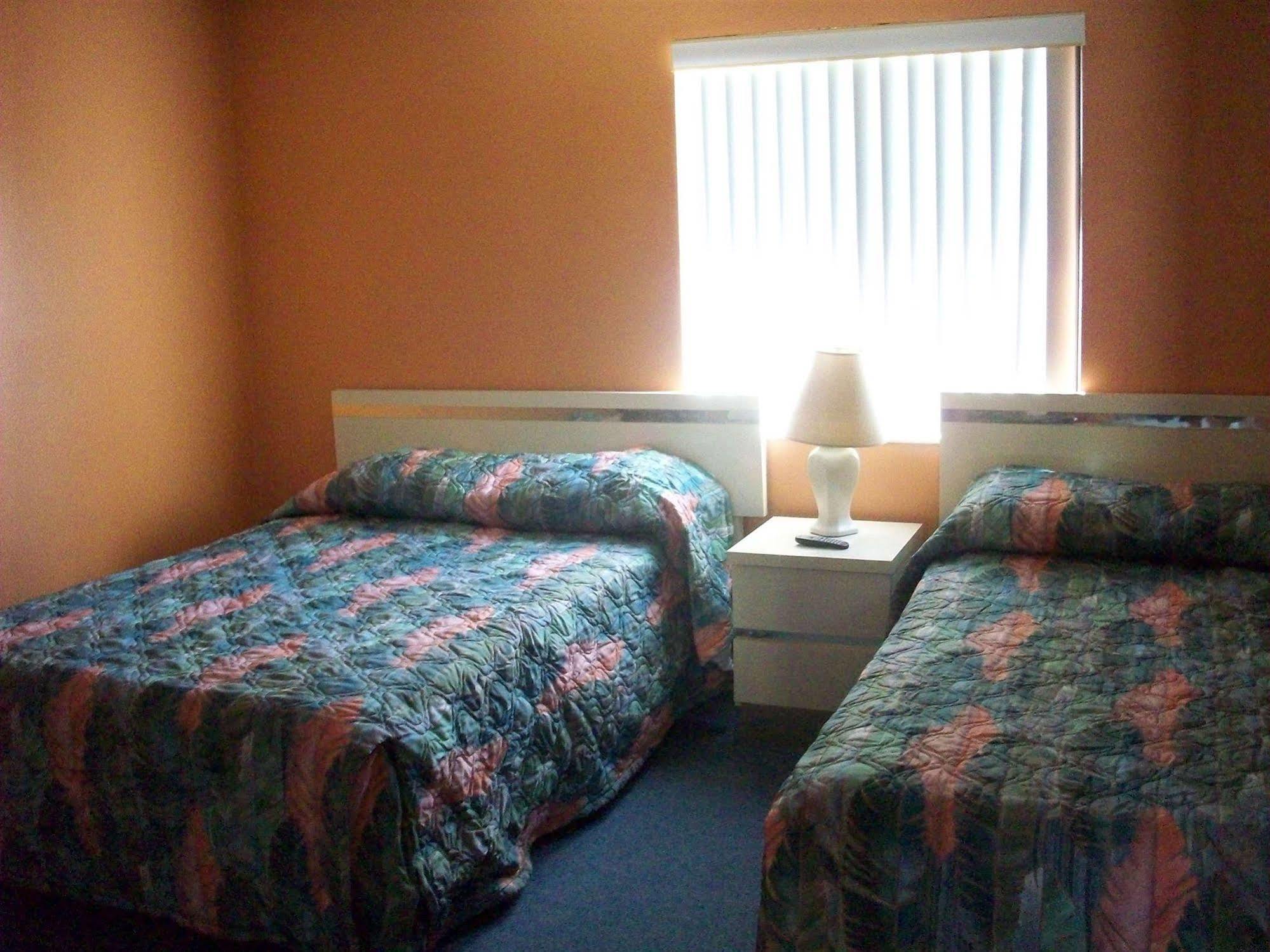 All-Suite Motel Edgewater  Exterior photo