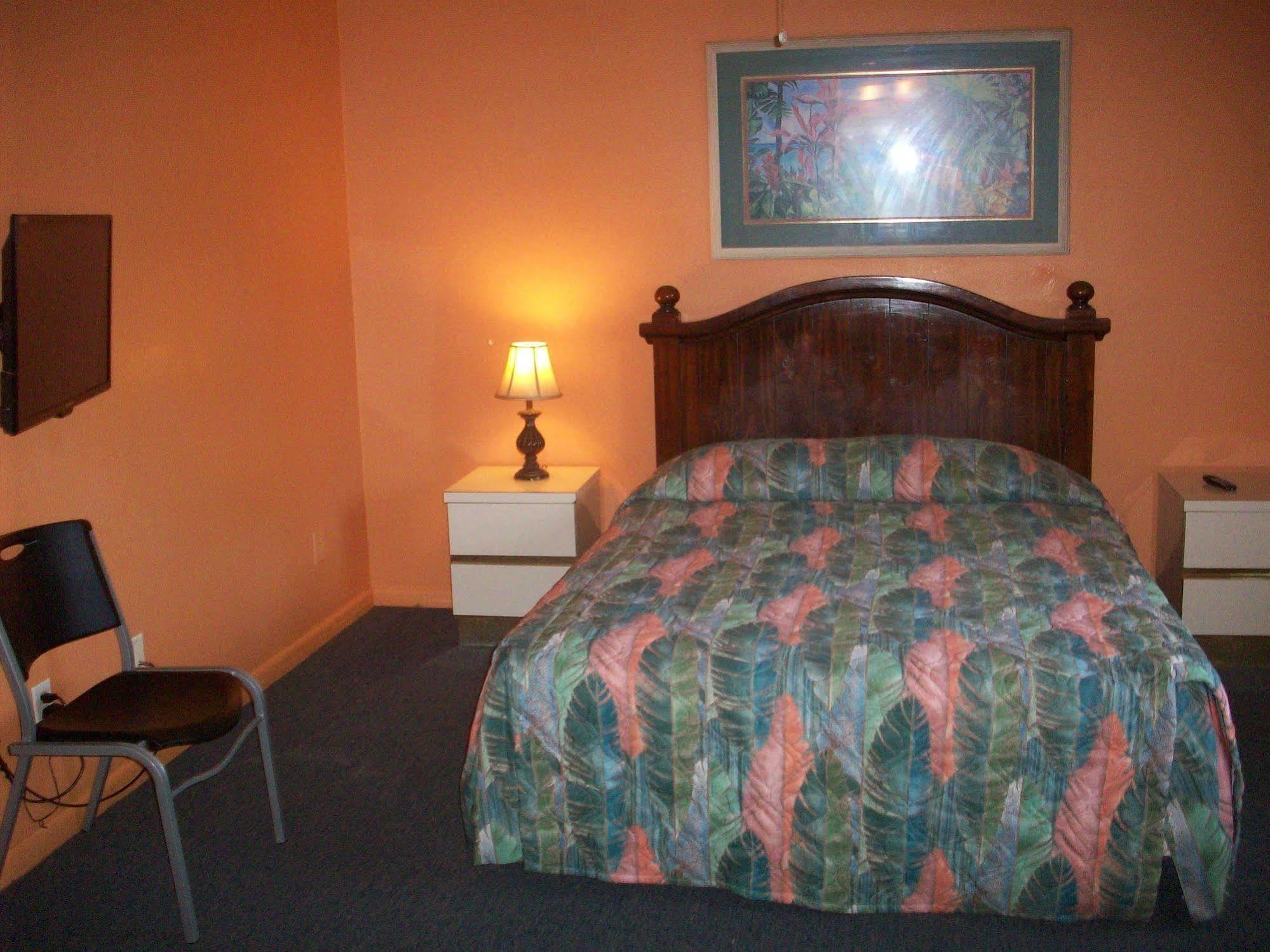 All-Suite Motel Edgewater  Exterior photo
